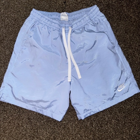 Nike Club Woven Shorts - Picture 2 of 4